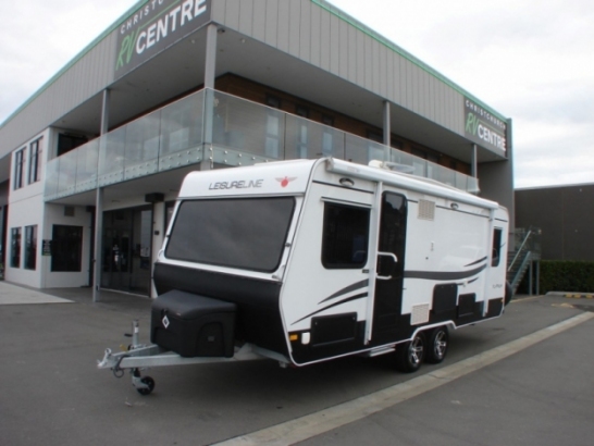 Leisure Line - Platinum - 624 SE - Walk Around Bed