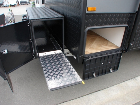 Legion - Thor - 20’6ft - Side Club - Walk Around Bed